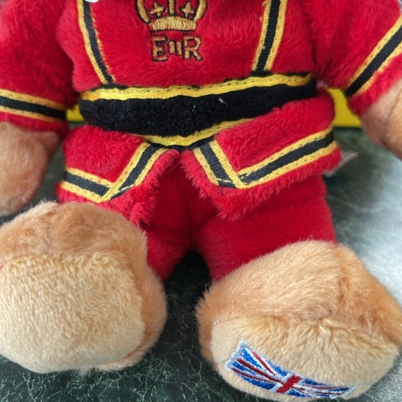 Beafeater Bear by Keel Toys UK 2018 Edition Collectible - Picture 3 of 9